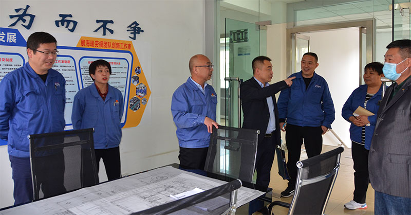 市總工會領導來星火機床公司調(diào)研勞模工作室建設情況